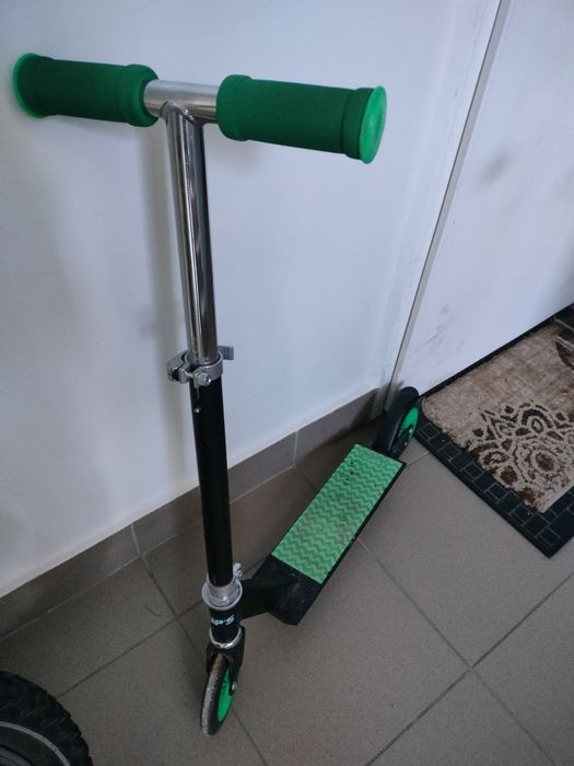 Hulajnoga zielona metalowa