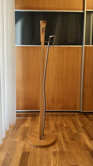 Mordomo de Quarto em Madeira