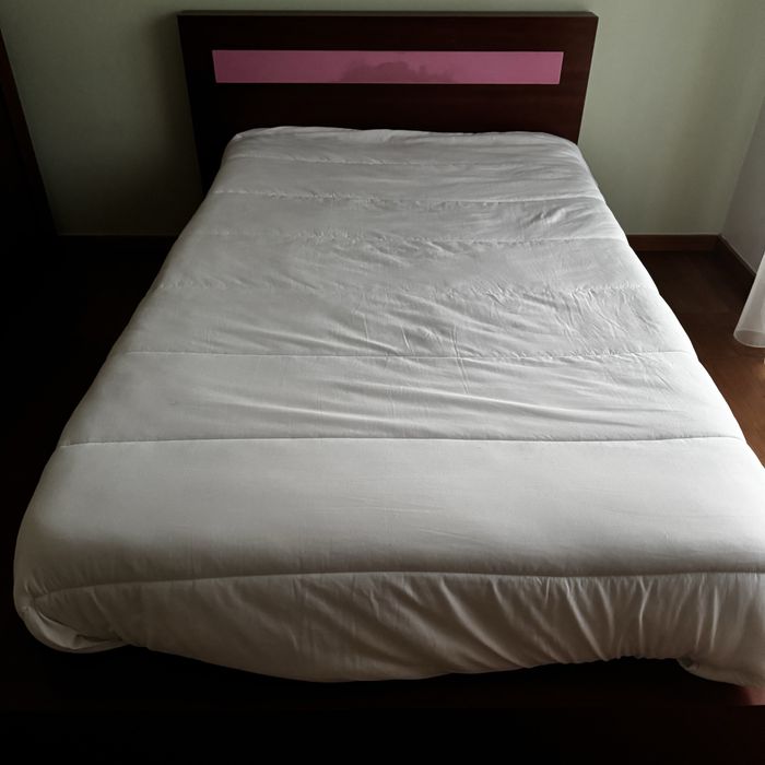 Mobilia de quarto pessoa e meia cerejeira