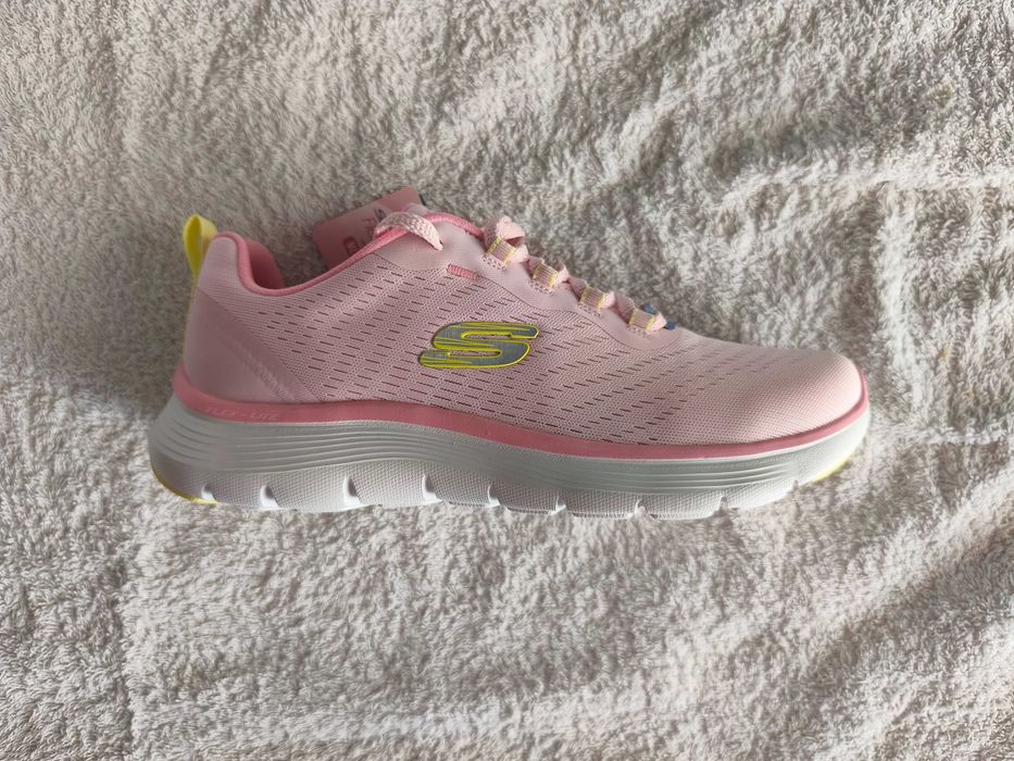 Sapatilhas Skechers Flex Appeal 5.0 – Novas – Tamanho 39