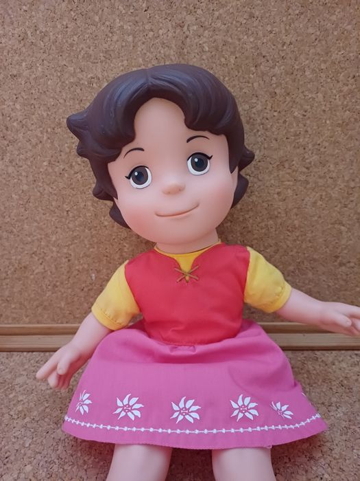 Heidi cerca de 37 cm.
Famosa.
Como nova.