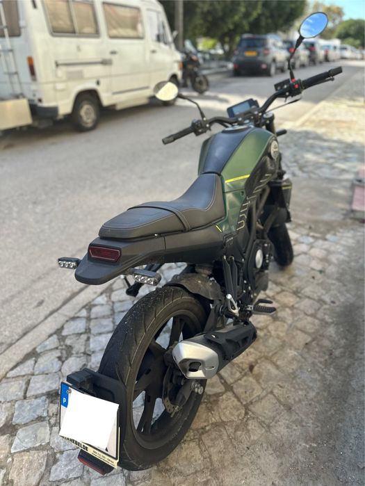 Benelli Leoncino 125