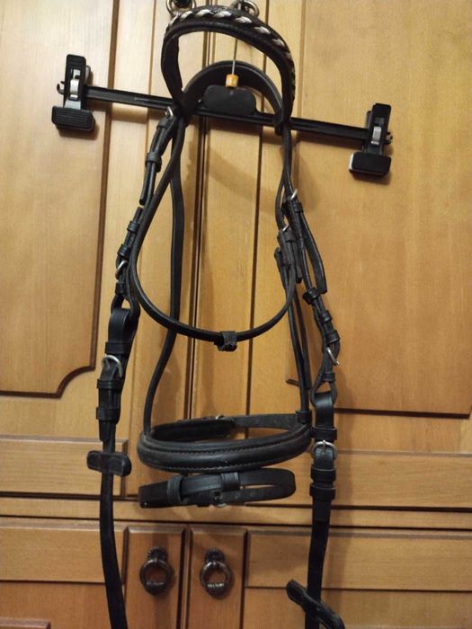 Вуздечка  з поводами упряж для коня