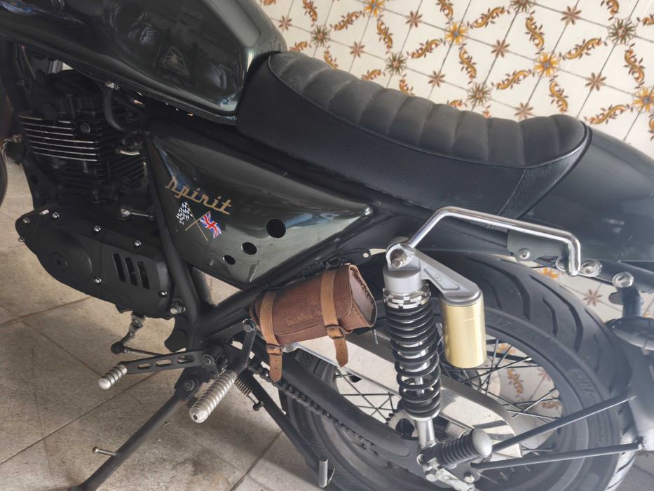 Mota impecável, como nova