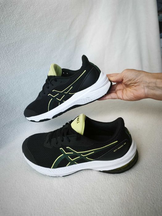 Оригинал! Кроссовки Asics р. 38  стелька 24 см