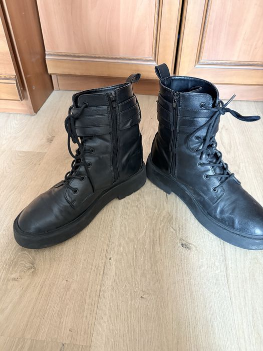 Czarne workery botki sznurowane z klamrą r. 41 trapery na suwak