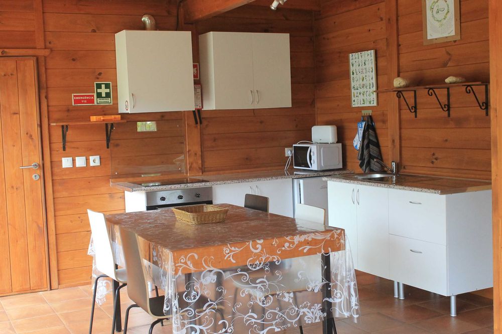 casa de campo em madeira na natureza