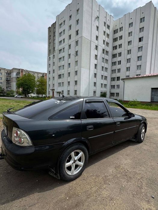Продам машину Opel Vectra -B