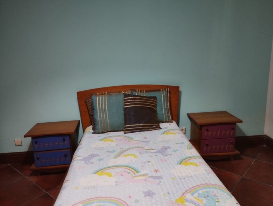 Quarto completo de solteiro para criança em madeira maciça