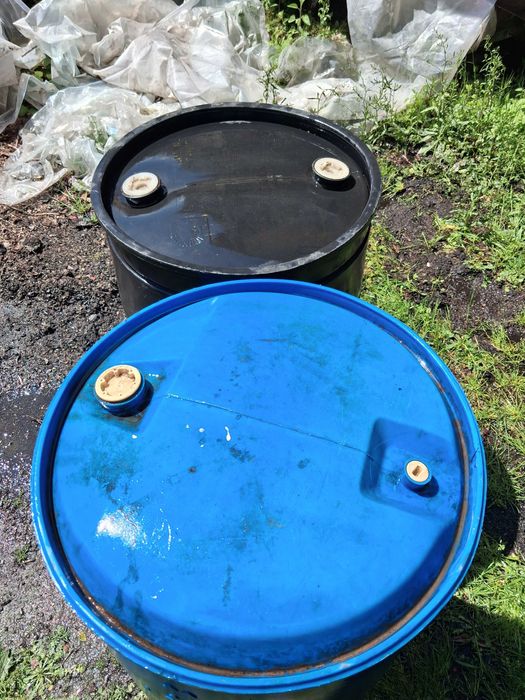 Bidons de 200l  plásticos