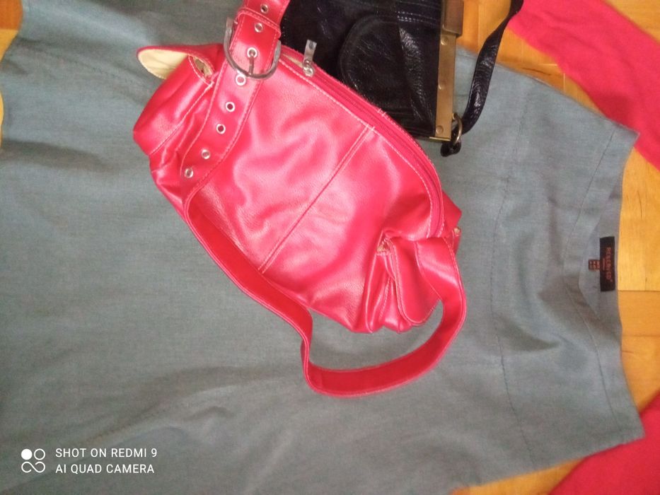 Czerwony sweter Reserved i spódnica Reserved r. M