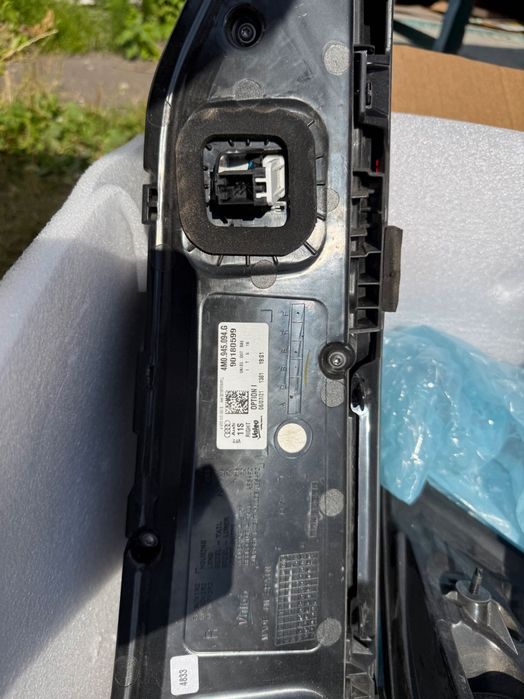 Задні фонарі Audi Q7 4M 4MO945093G