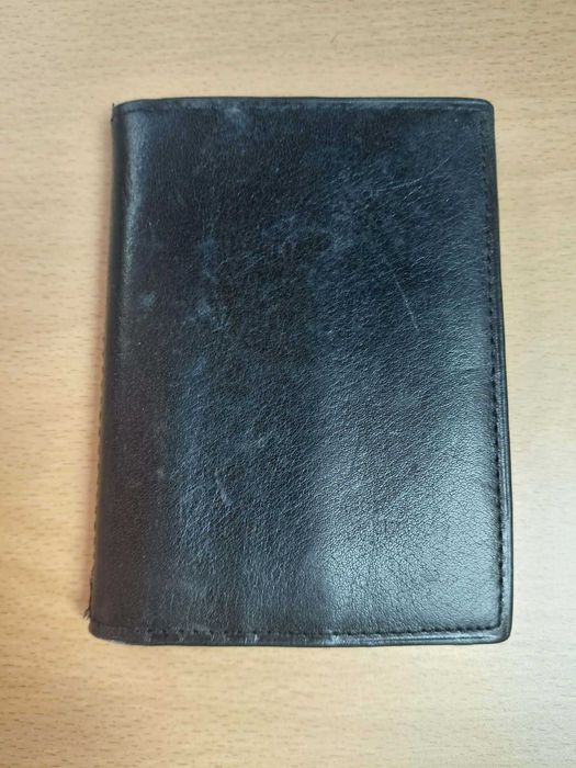 Pequena carteira preta