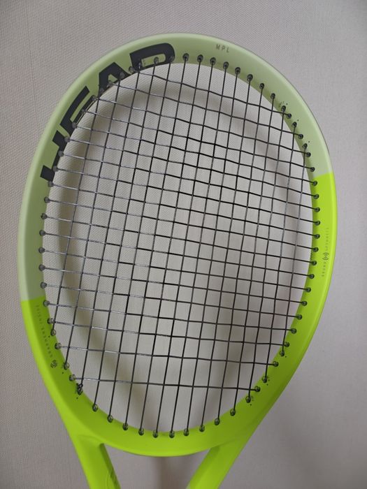 теннисная ракетка Head Extreme MP L (2024)