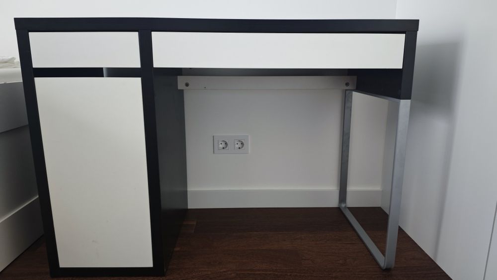 Secretária IKEA modelo MICKE