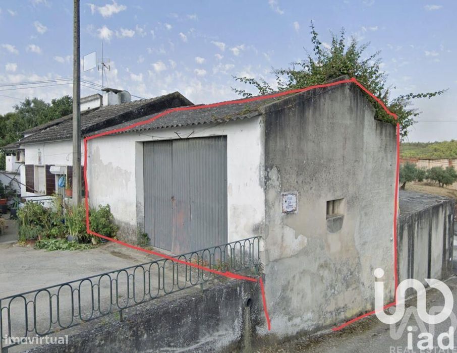 Moradia geminada em Alcanede de 35 m2