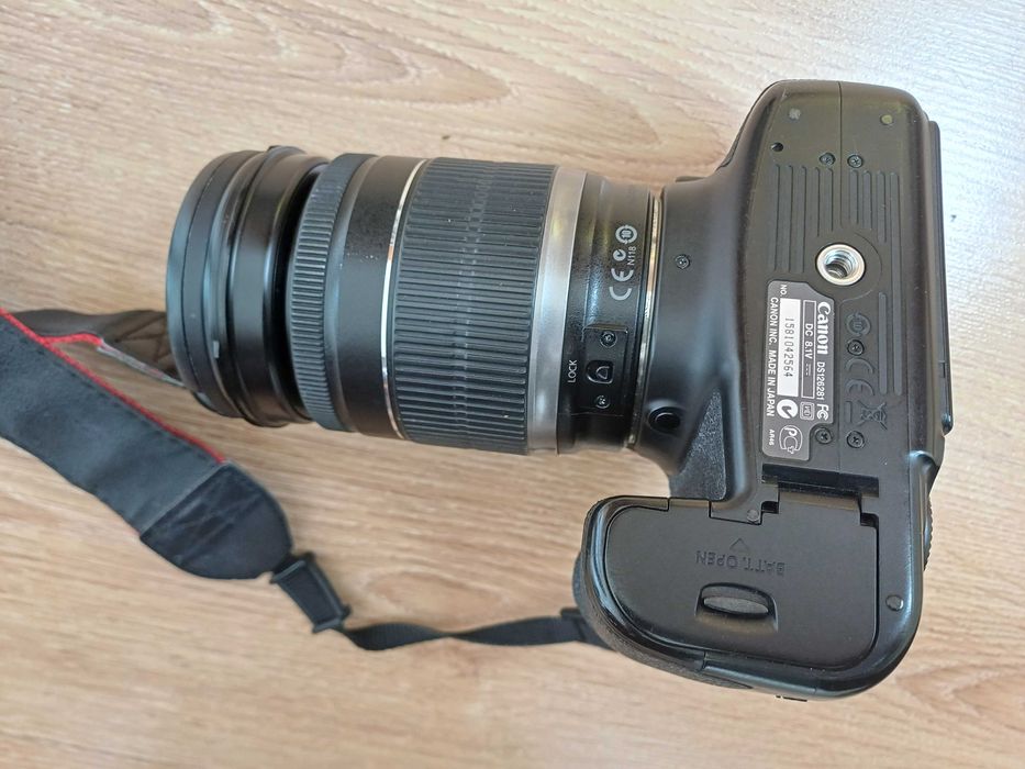Máquina fotográfica Canon EOS 60D + objetiva Canon 18-200 + Jessops filter + Macro DigiEye