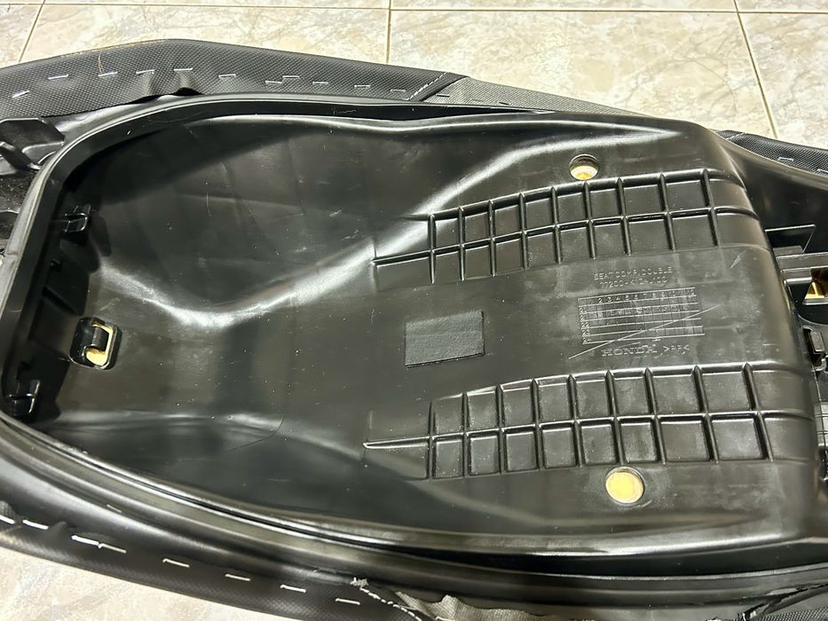 Banco mota Honda PCX 2021 a 2024 (velho por novo)
