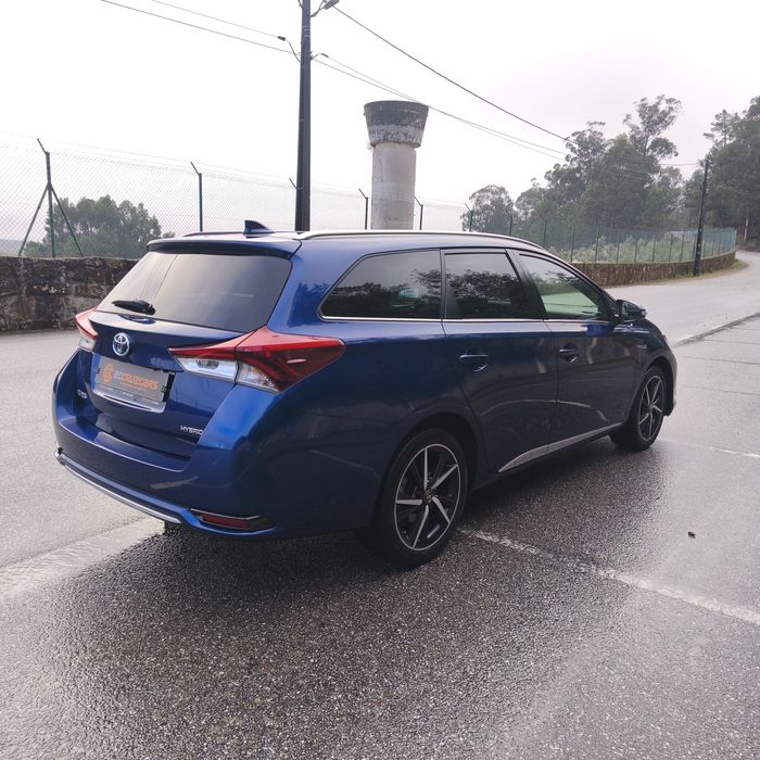 Toyota Auris Touring Sports Hybrid — photo 5