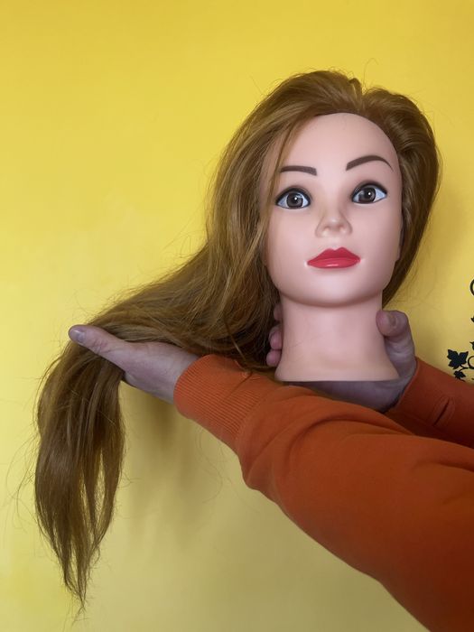 Akcesoria fryzjerskie do nauki .