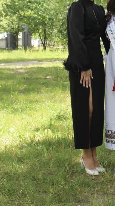 Вечірнє плаття/ сукня  з пірʼям,випускний