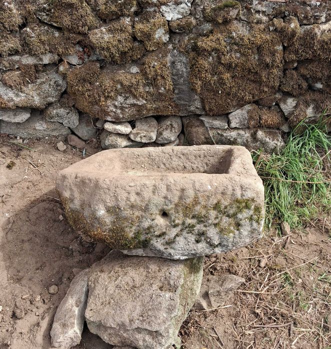 pedra conca da cunca rústica centenária