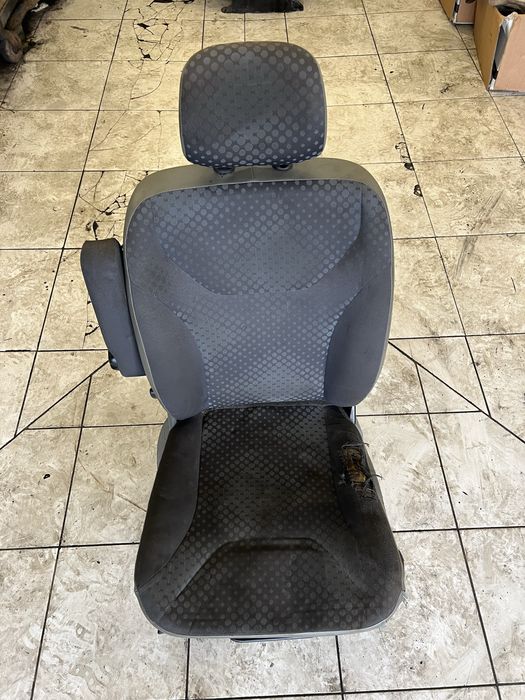 Fotel kierowcy trafic vivaro primastar 01-14
