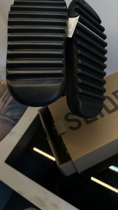 Klapki yeezy adidas rozm 42