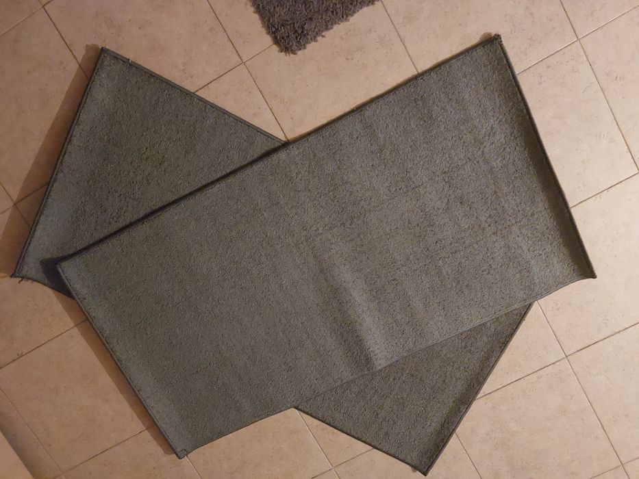 Conjunto de tapetes cinzentos