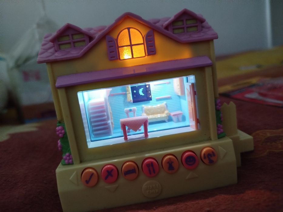 3 casas Pixel Chix (Tamagotchi)