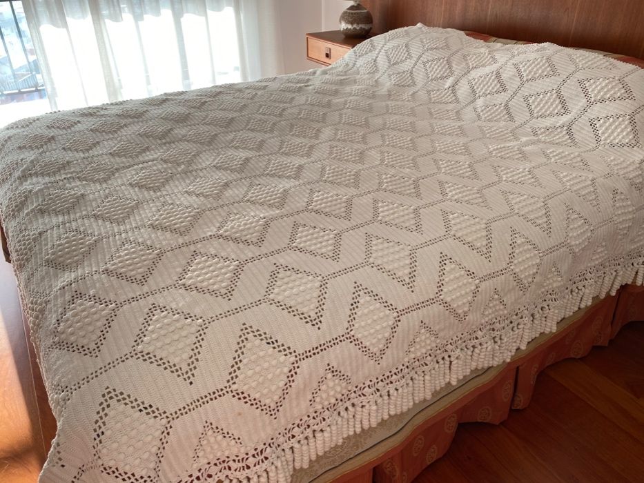Colcha branca em crochet