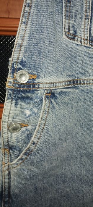 Spodnie ogrodniczki Bershka