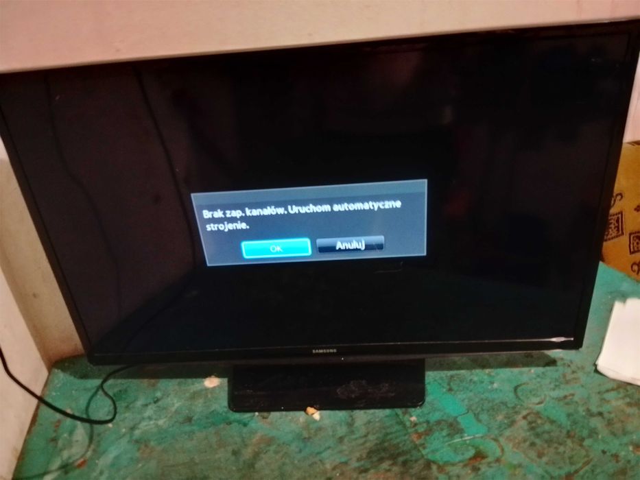 Telewizor Samsung z pilotem