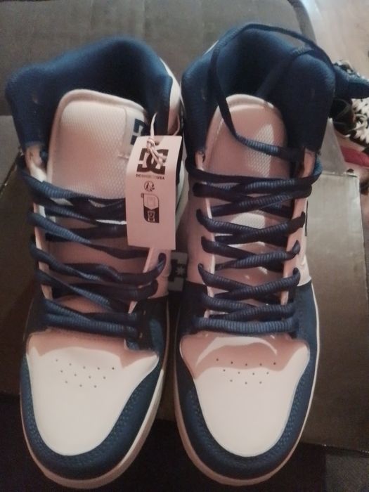 Obuwie firmy DC skórzane rozmiar 44