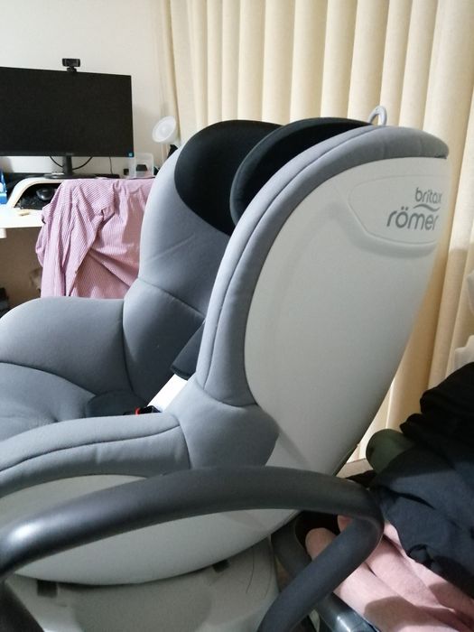 Cadeira Britax Romer Dualfix rotativa 360