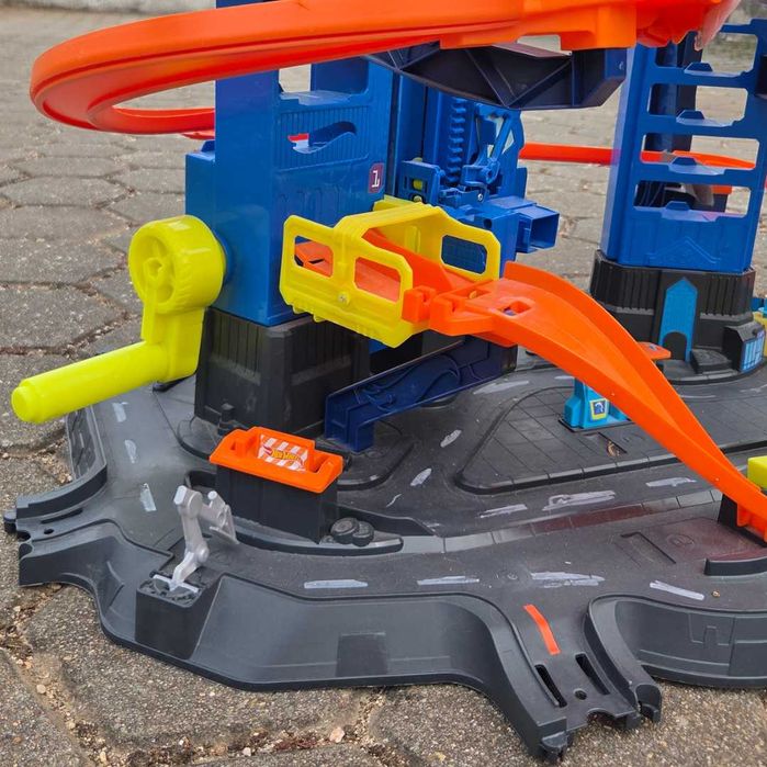 Brinquedo Hot Wheels Ultimate Garage