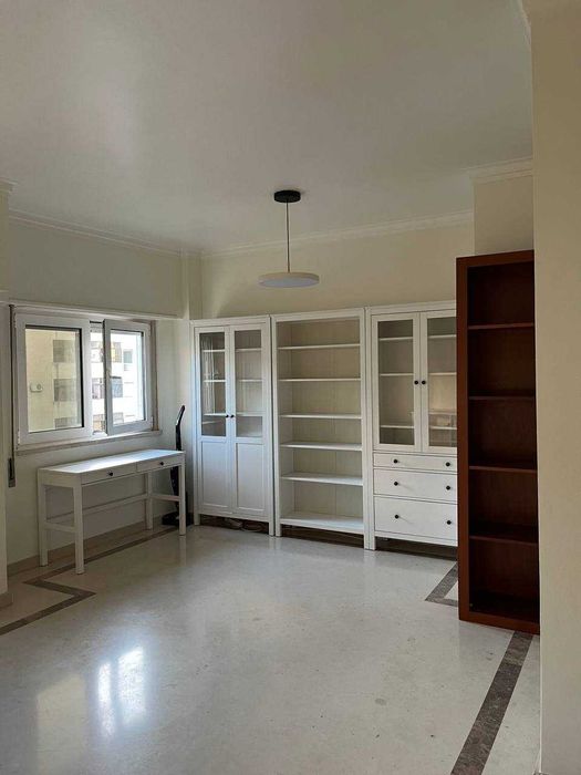 Apartamento T1+1 | Penha de França | Garagem | Arrendamento
