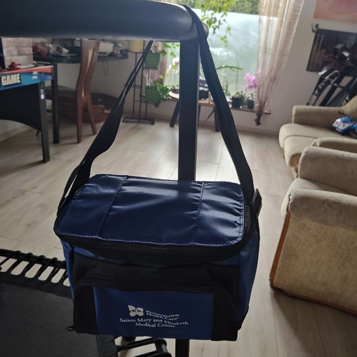 # mała torba termiczna na ramię