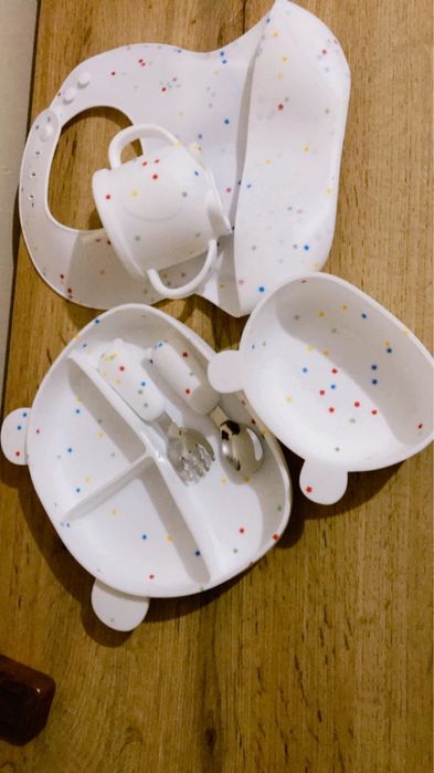 Посуд для детей ( набор ) в 6 месецв