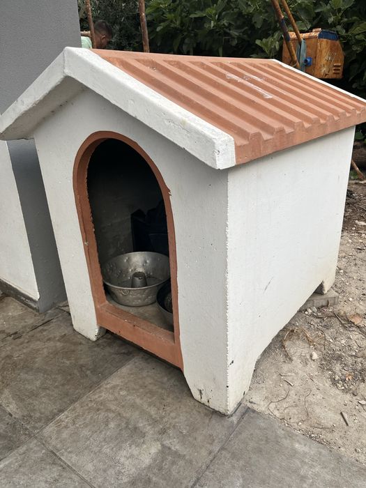 Casota para cão de grande porte (Betao)