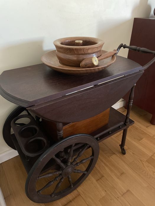 Carrinho de madeira decorativo