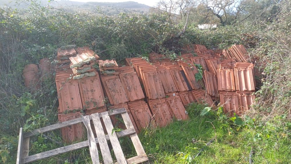 Telhas Marselha Lusoceram e J.Lino