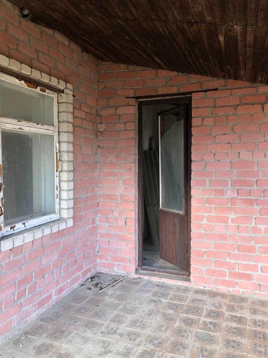 Продаж  садового  будинку