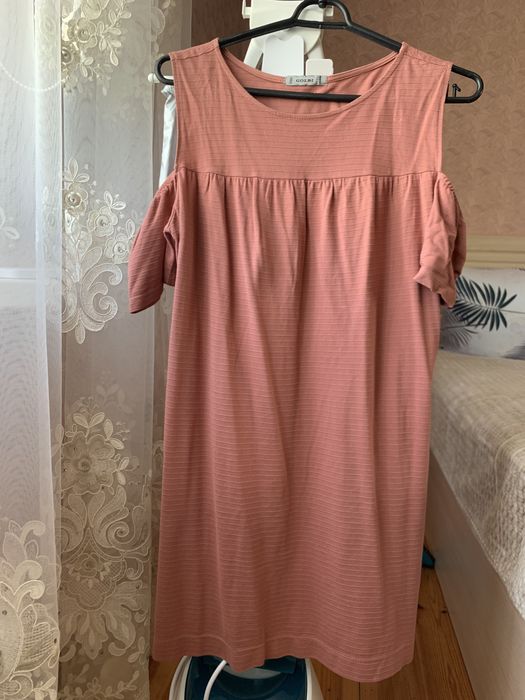 Плаття ніжно рожевого кольору