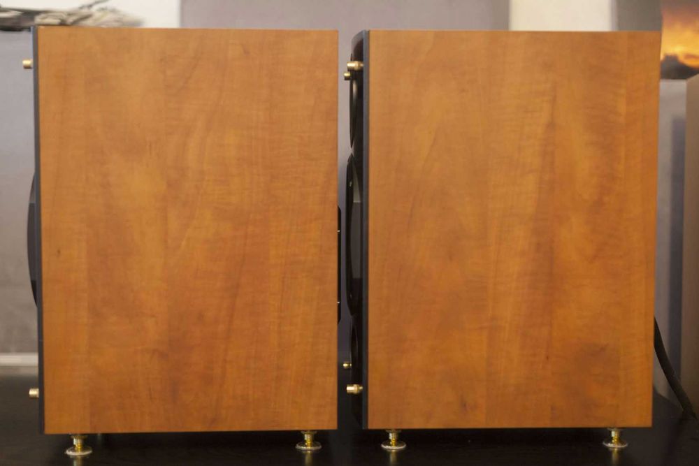 Kolumny Triangle Comete ES