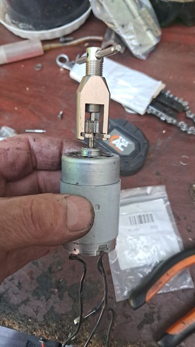 Знімач малих шестерень