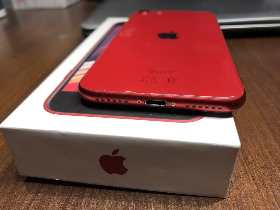 Iphone SE czerwony 64 GB red product