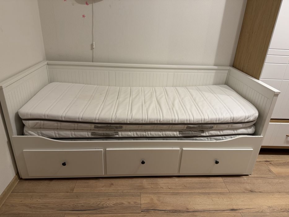 Łóżko Hemnes + dwa materace