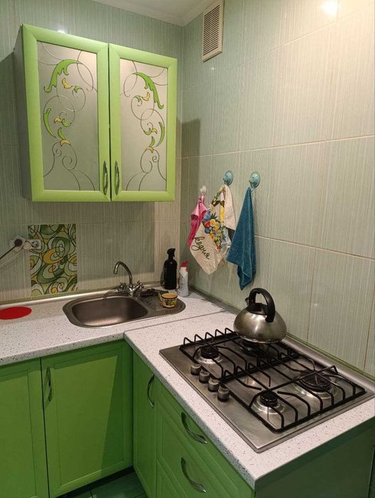 Продам 1 комнатную квартиру. 1/9эт. 36м2. Метро Салтовская. Киевский район.