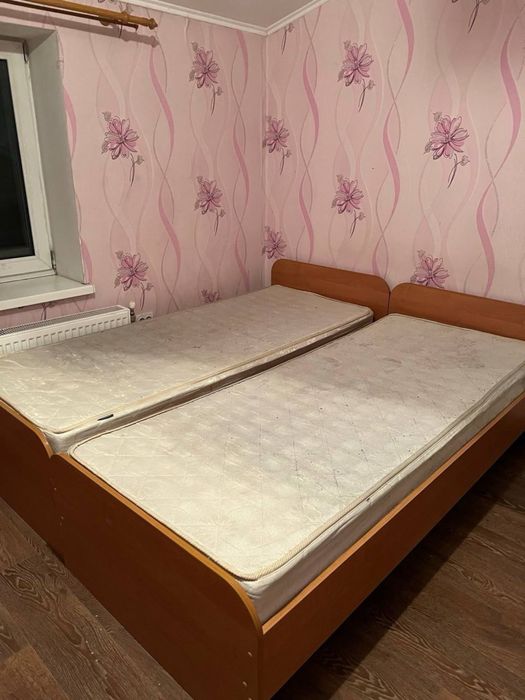 Оренда будинку або кімнати окремо